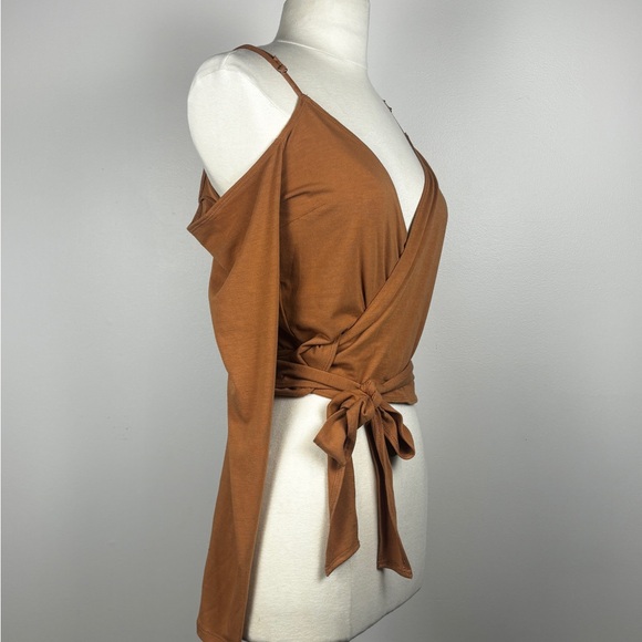 Criss Cross Off Shoulder Top Wrap Top - Picture 3 of 6